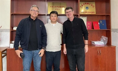 우리 Fangyuan 기계 공장은 브라질 고객을 위한 건식 과립기 테스트를 성공적으로 완료했습니다.